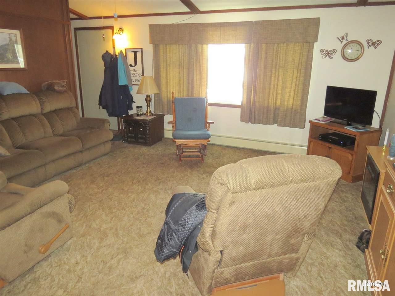 12900 Ellis Road Morrison, IL 61270 - Photo 6 of 15