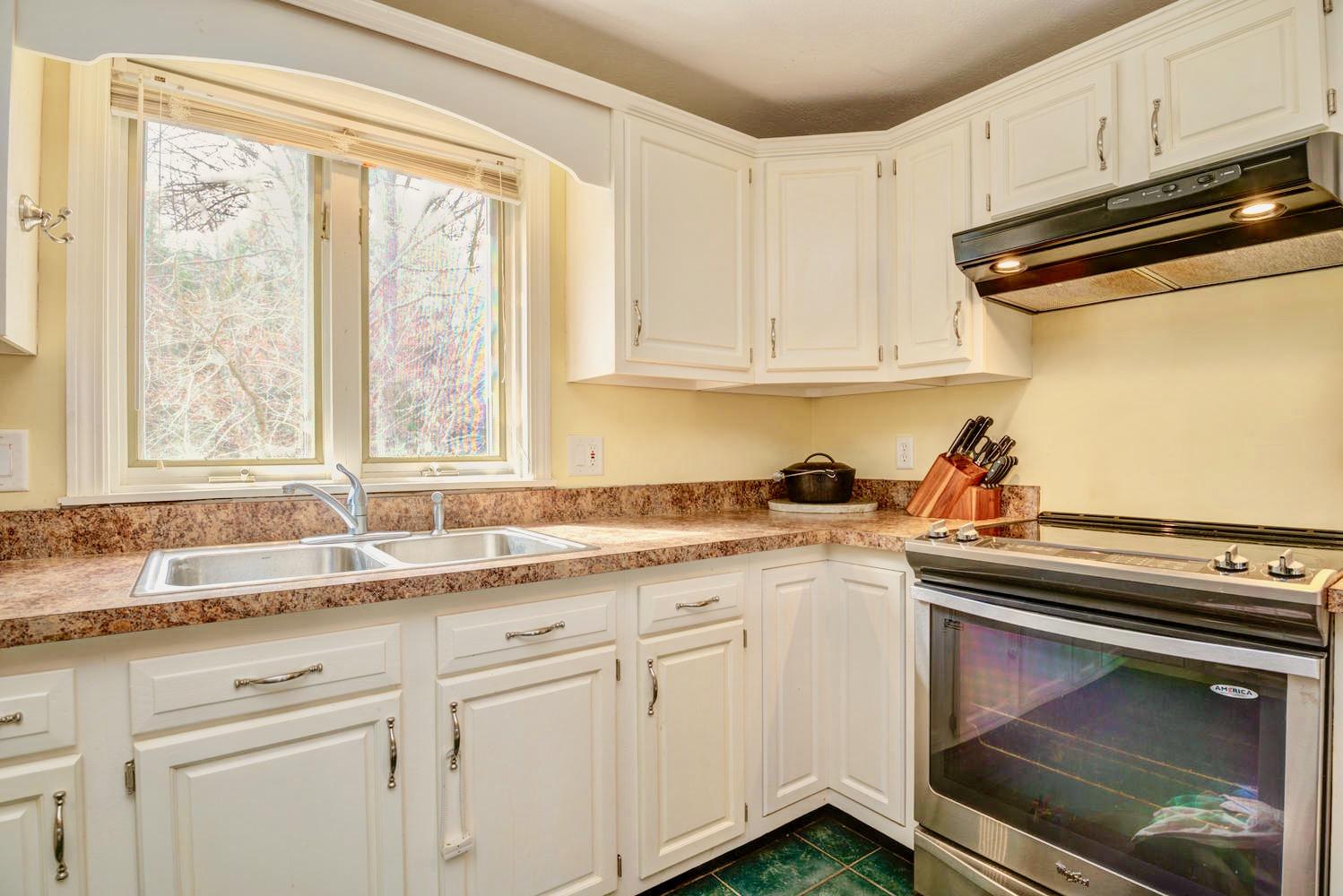 388 County Road Scarborough, ME 04074 - Photo 7 of 40 388 County Rd Scarborough ME-010