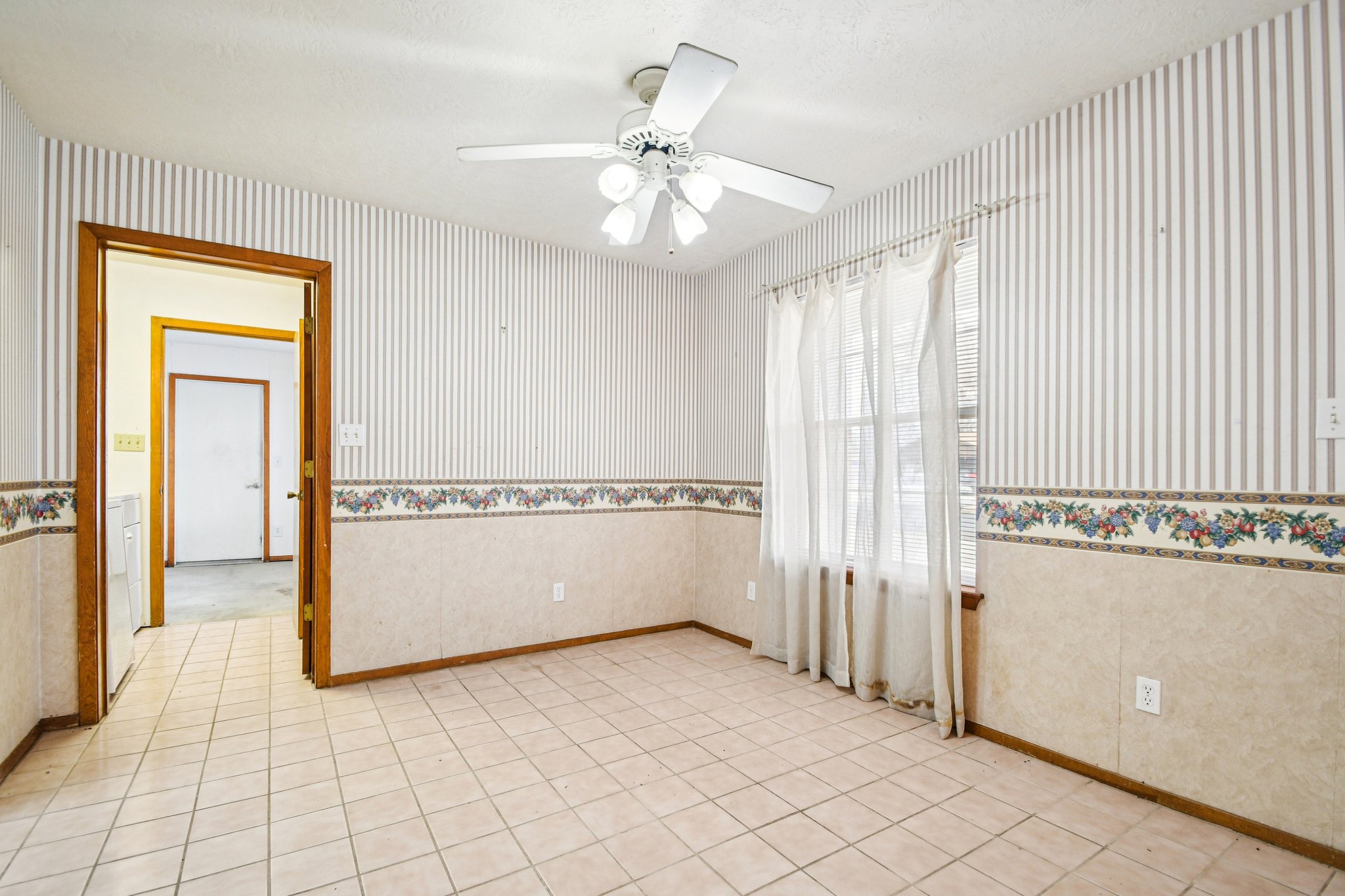 102 Stubblefield Drive Elgin, TX 78621 - Photo 14 of 39
