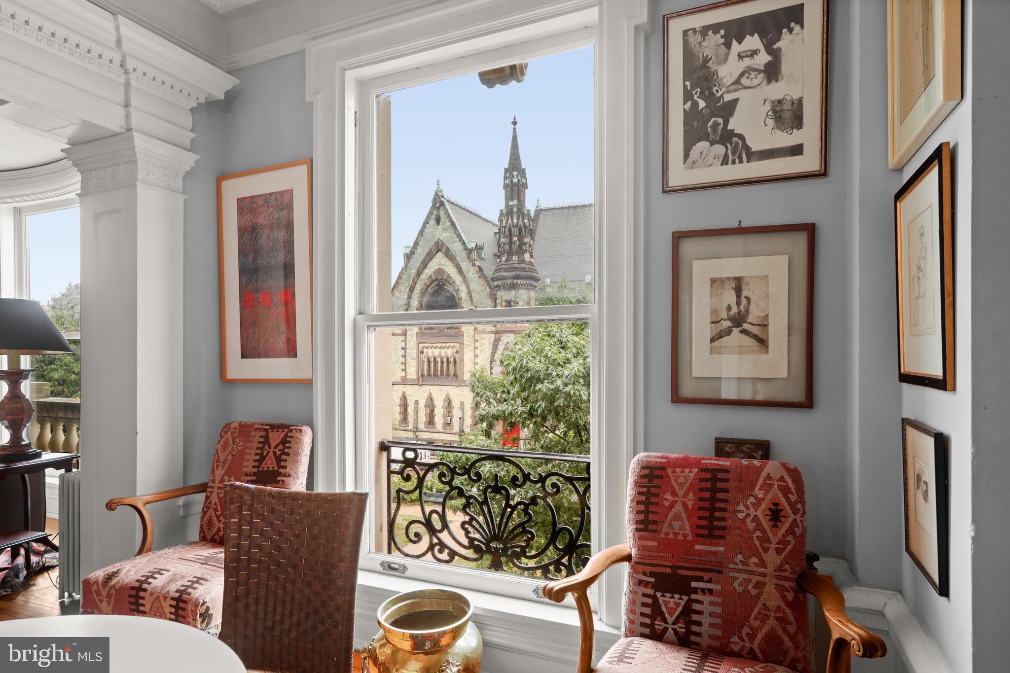 700 Washington Place, Unit 3B Baltimore, MD 21201 - Photo 15 of 43 a living room with furniture and a window