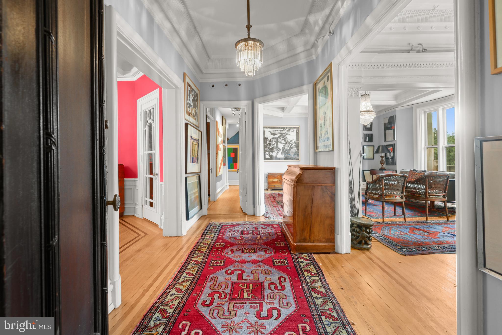 700 Washington Place, Unit 3B Baltimore, MD 21201 - Photo 5 of 43 a very nice looking room with a large window