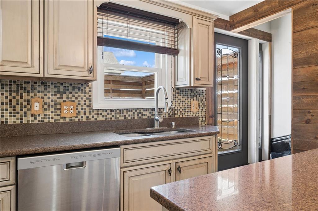 512 5th Street Webster, PA 15087 - Photo 15 of 37
