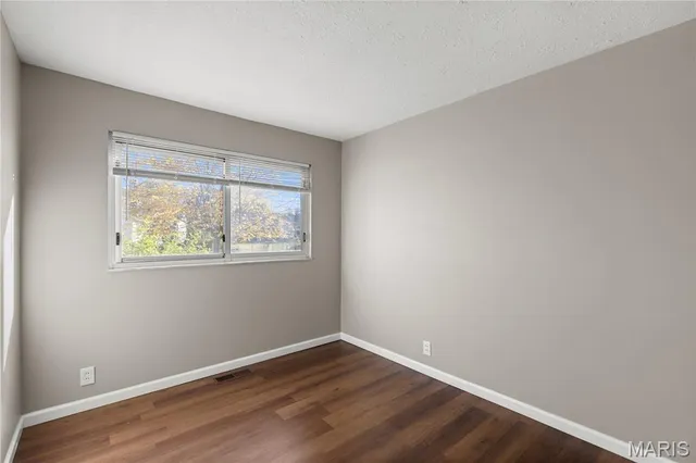 $200,000 | 7 Darwin Court, Florissant, MO 63033