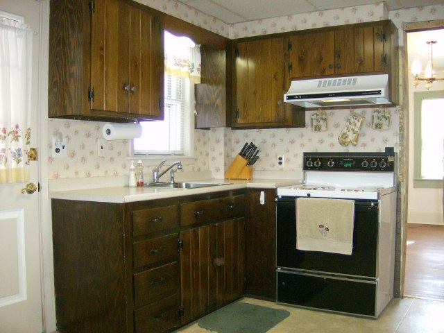 108 Cheshire Road Pittsfield, MA 01201 - Photo 2 of 11 Kitchen