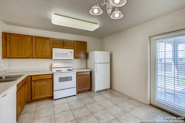 $1,475 | 4807 Heather Pass, San Antonio, TX 78218