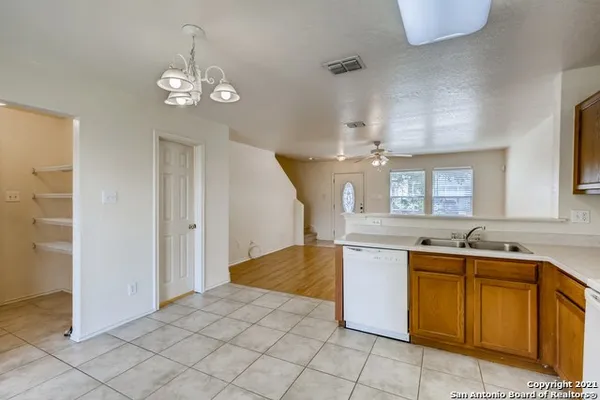 $1,475 | 4807 Heather Pass, San Antonio, TX 78218