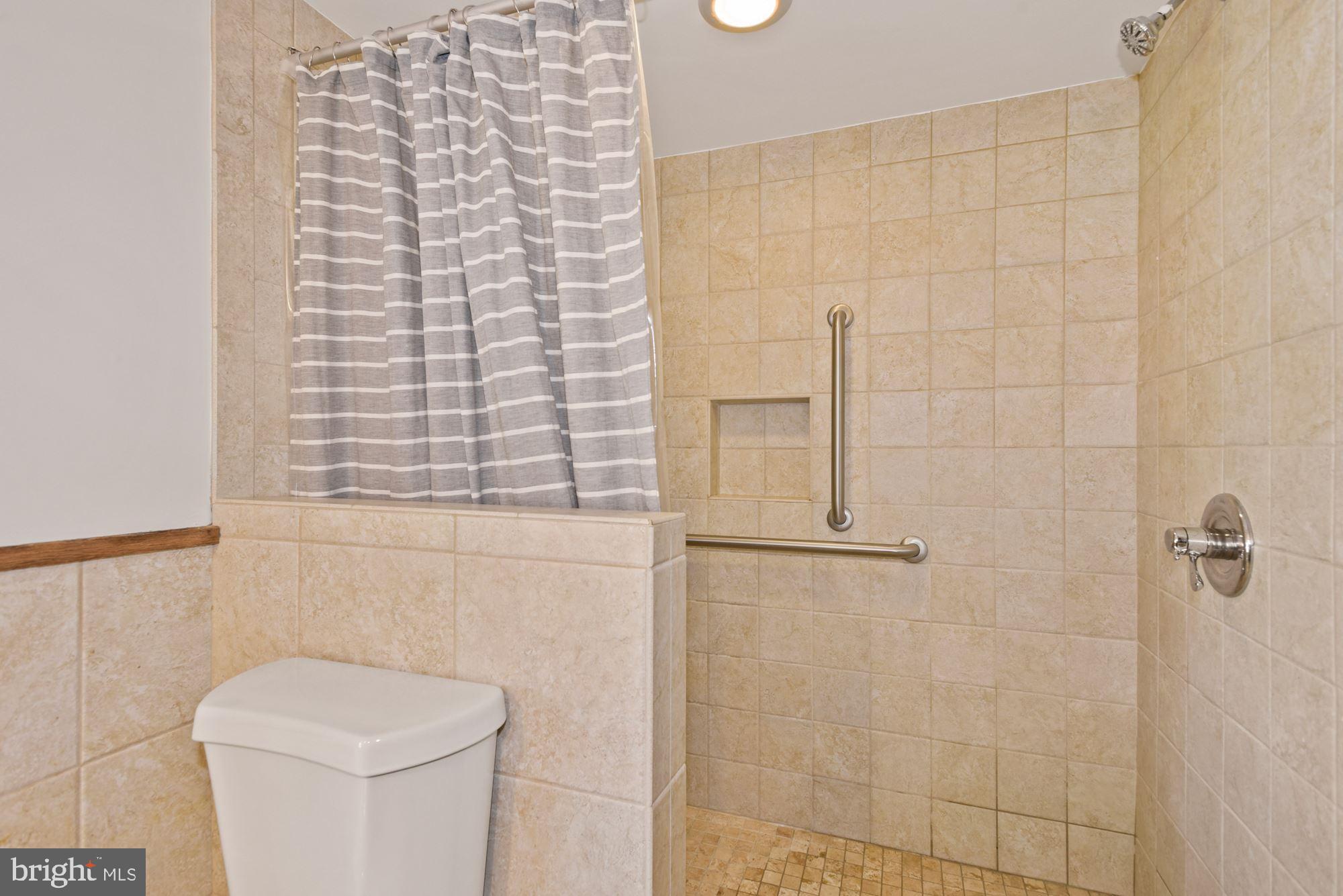 326 Walker Road Great Falls, VA 22066 - Photo 19 of 51