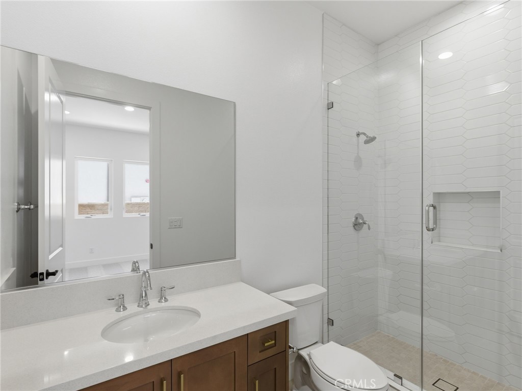 12010 Northstar Lane Porter Ranch, CA 91326 - Photo 20 of 49 Secondary Bathroom 5: Fernwood - The Ridge Collection at Bella Vista - Photo of another Fernwood - Not actual home for sale - Homesite 79 is still under construction