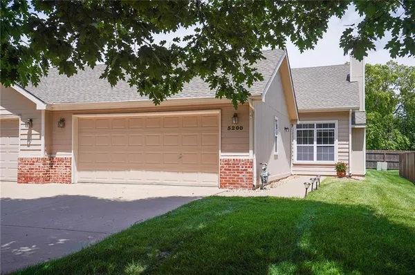 $284,000 | 5200 Congressional Place, Lawrence, KS 66049