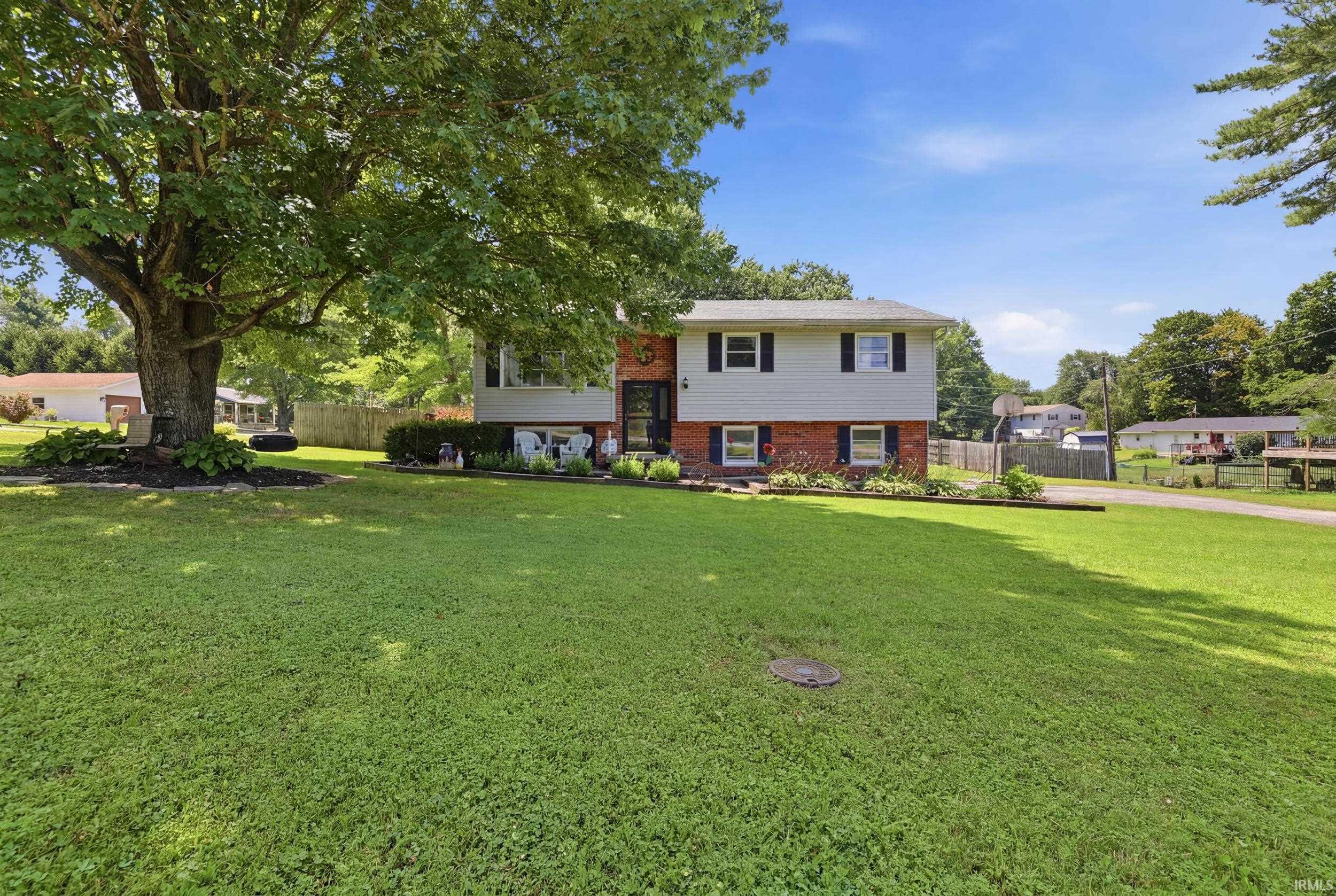 295 Bennett Road Bedford, IN 47421 - Photo 3 of 38