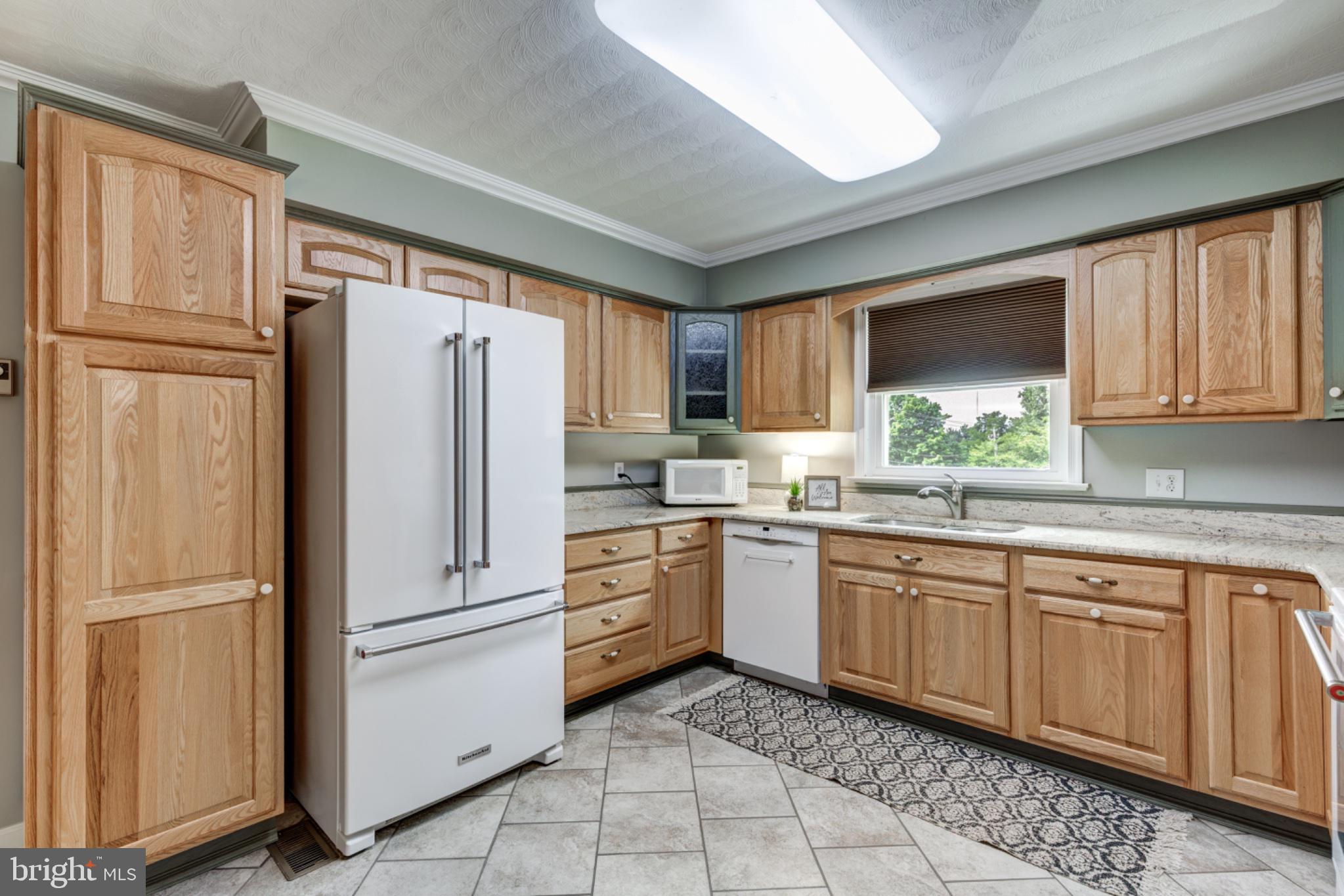 544 Uniontown Road Westminster, MD 21158 - Photo 8 of 51 Bright and inviting kitchen space.