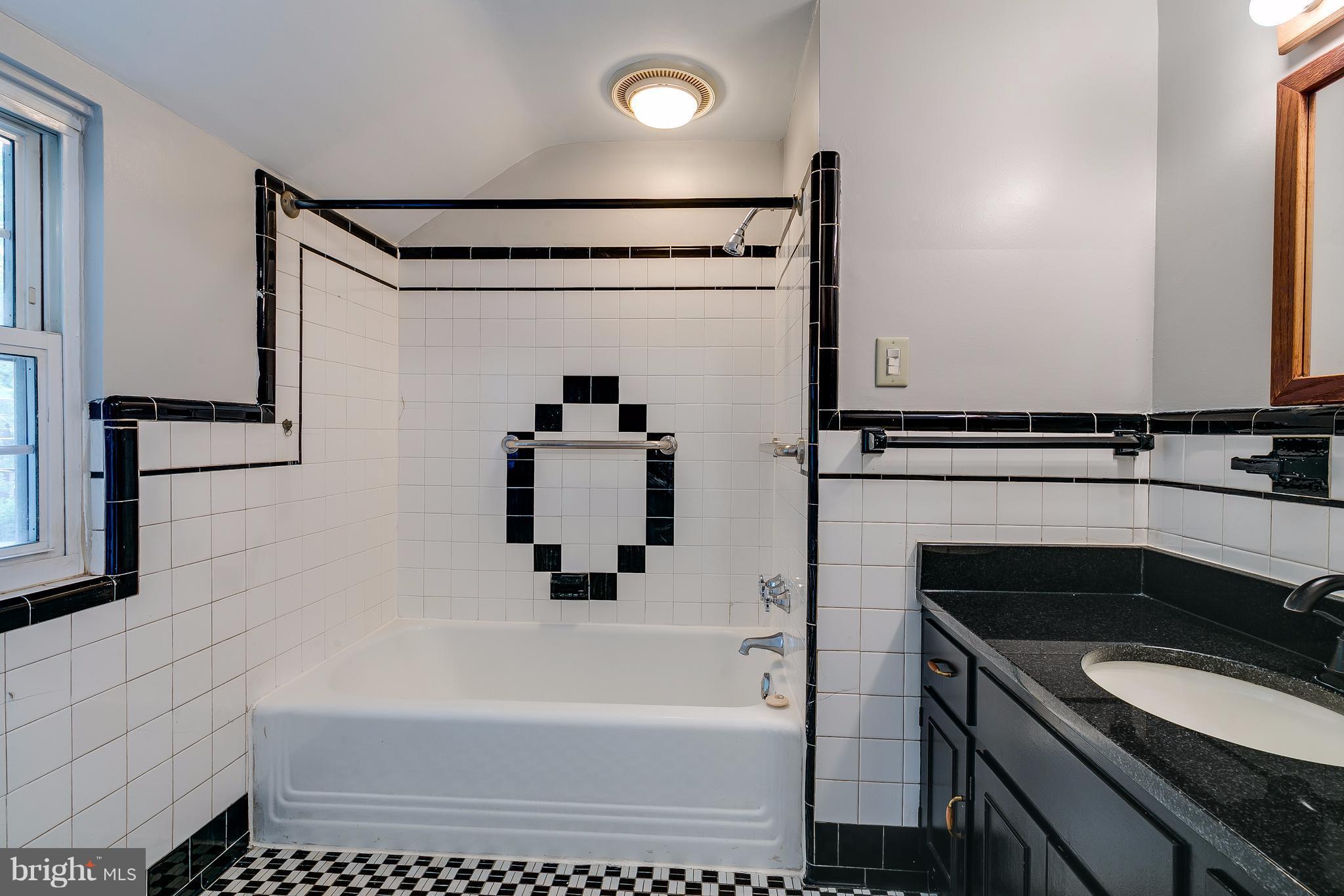 2404 Cameron Mills Road Alexandria, VA 22302 - Photo 17 of 26 Guest Bath