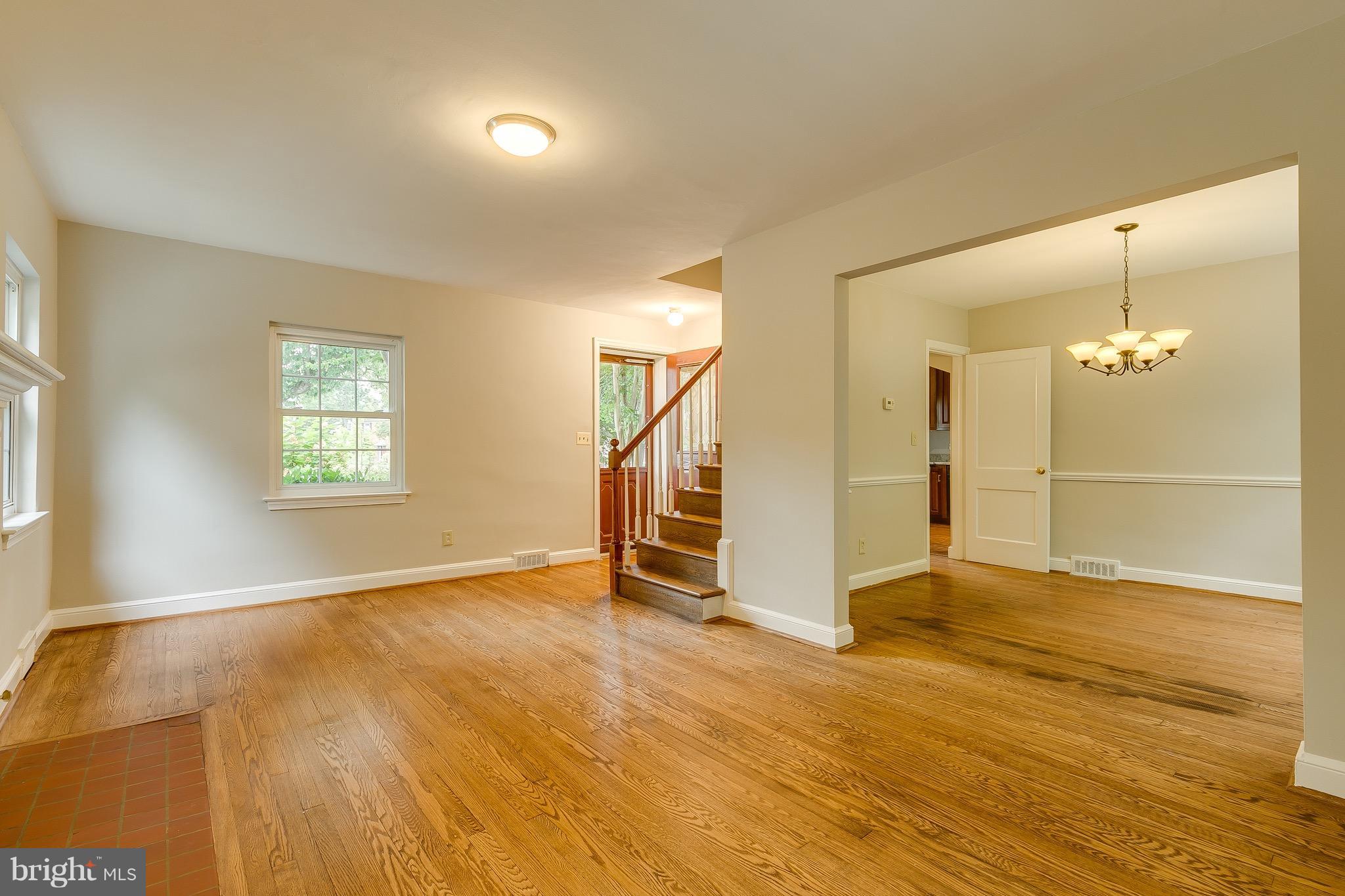 2404 Cameron Mills Road Alexandria, VA 22302 - Photo 7 of 26 Living Room