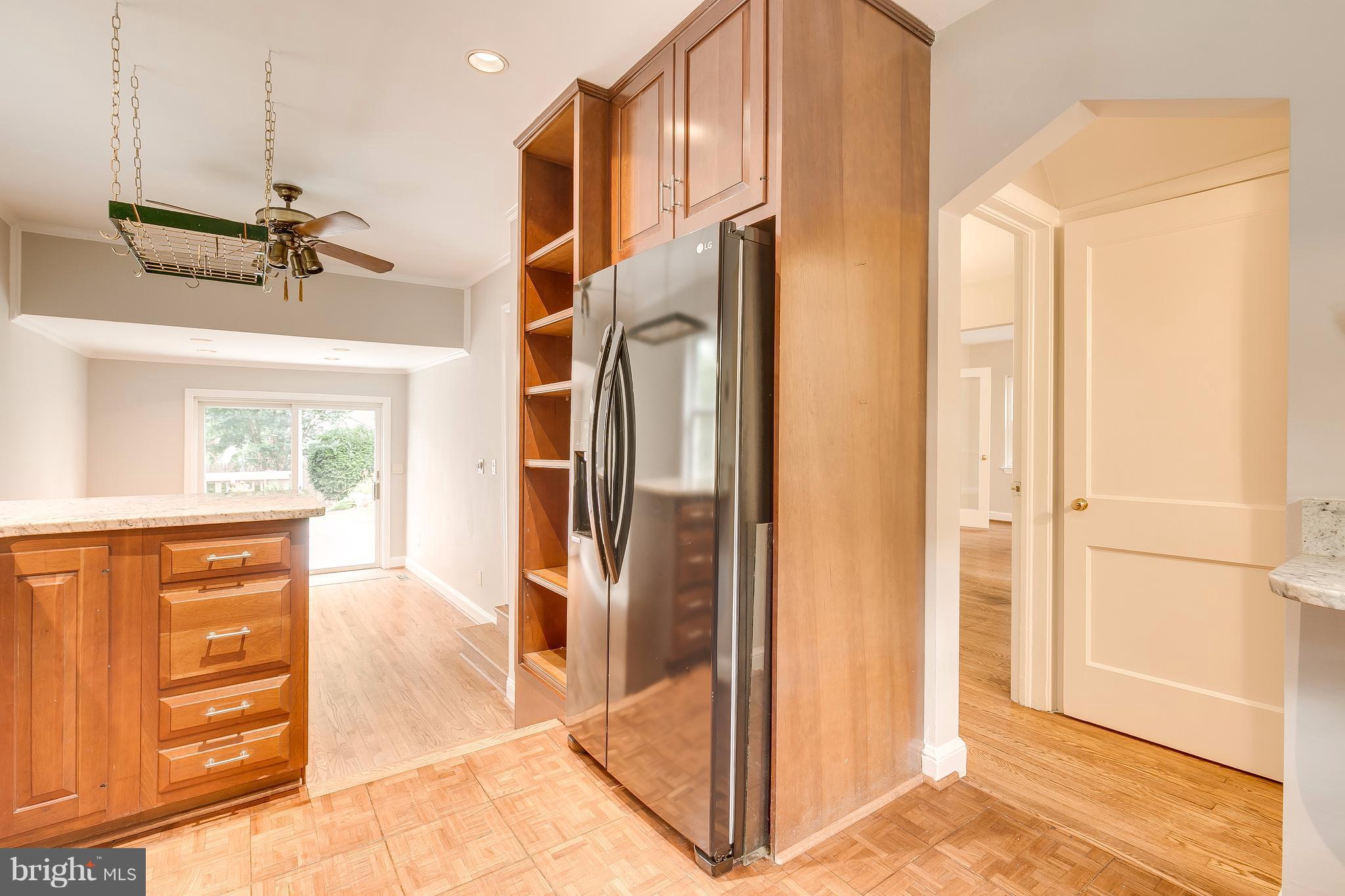 2404 Cameron Mills Road Alexandria, VA 22302 - Photo 10 of 26 Kitchen