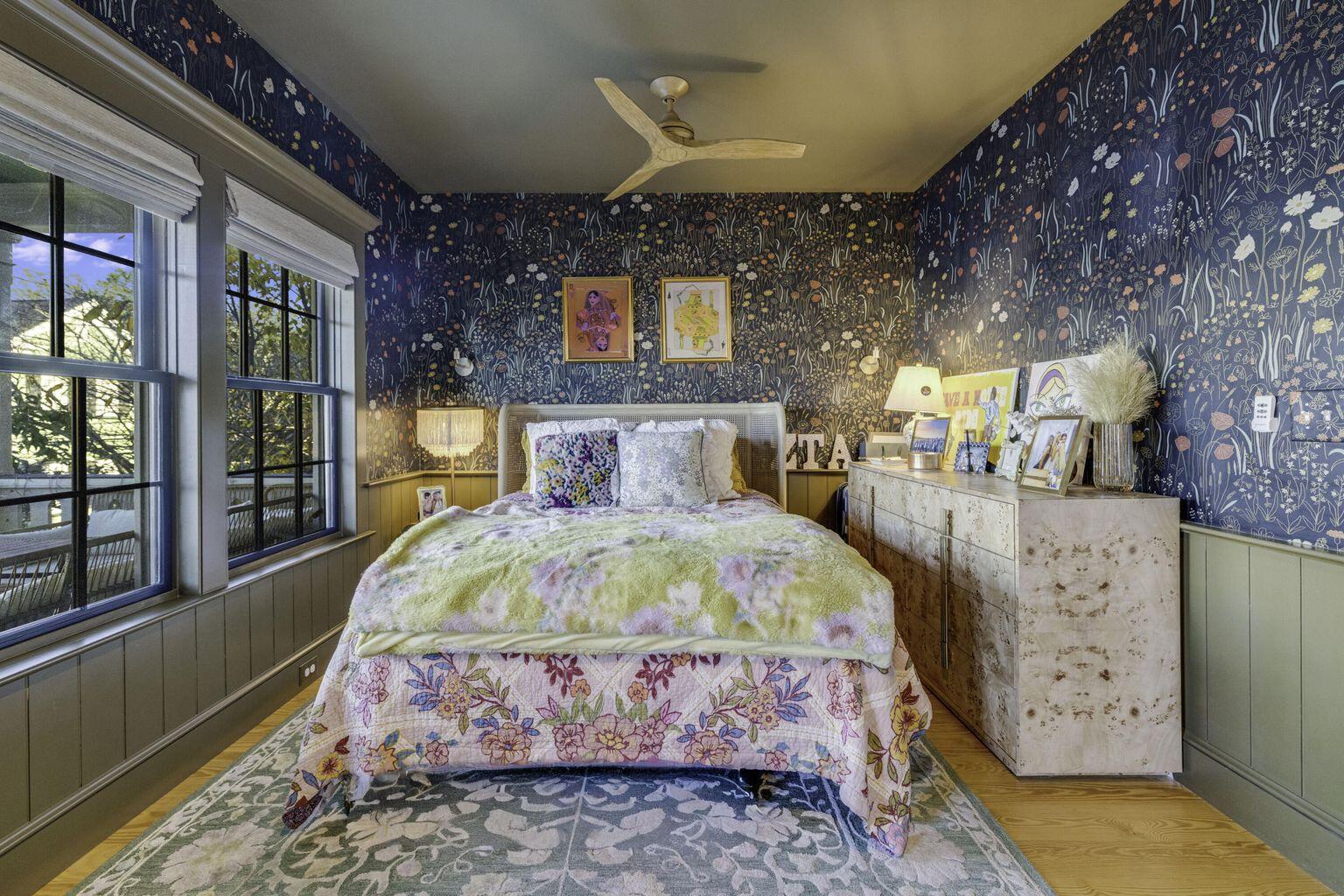 265 Coming Street, Unit A B Charleston, SC 29403 - Photo 14 of 28 1ST BEDROOM (PRIMARY)