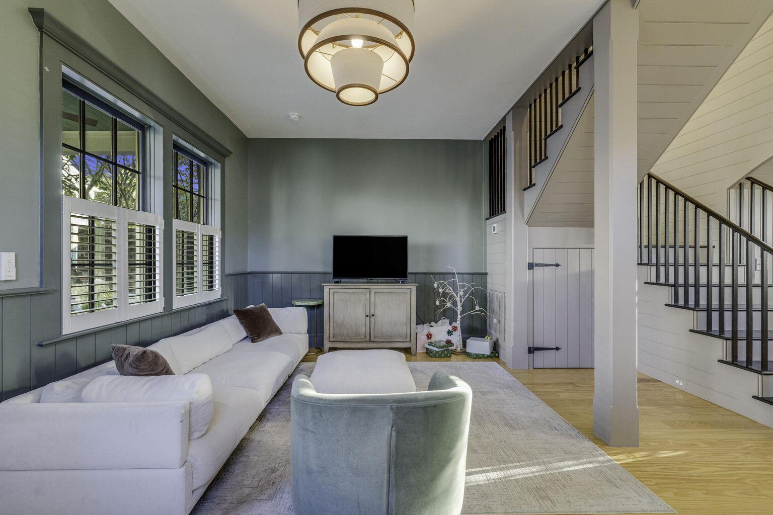 265 Coming Street, Unit A B Charleston, SC 29403 - Photo 3 of 28 LIVING ROOM