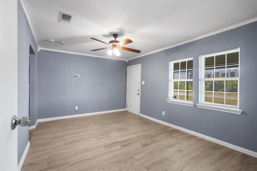 5409 Old Handley Road Fort Worth, TX 76112 - Photo 7 of 36