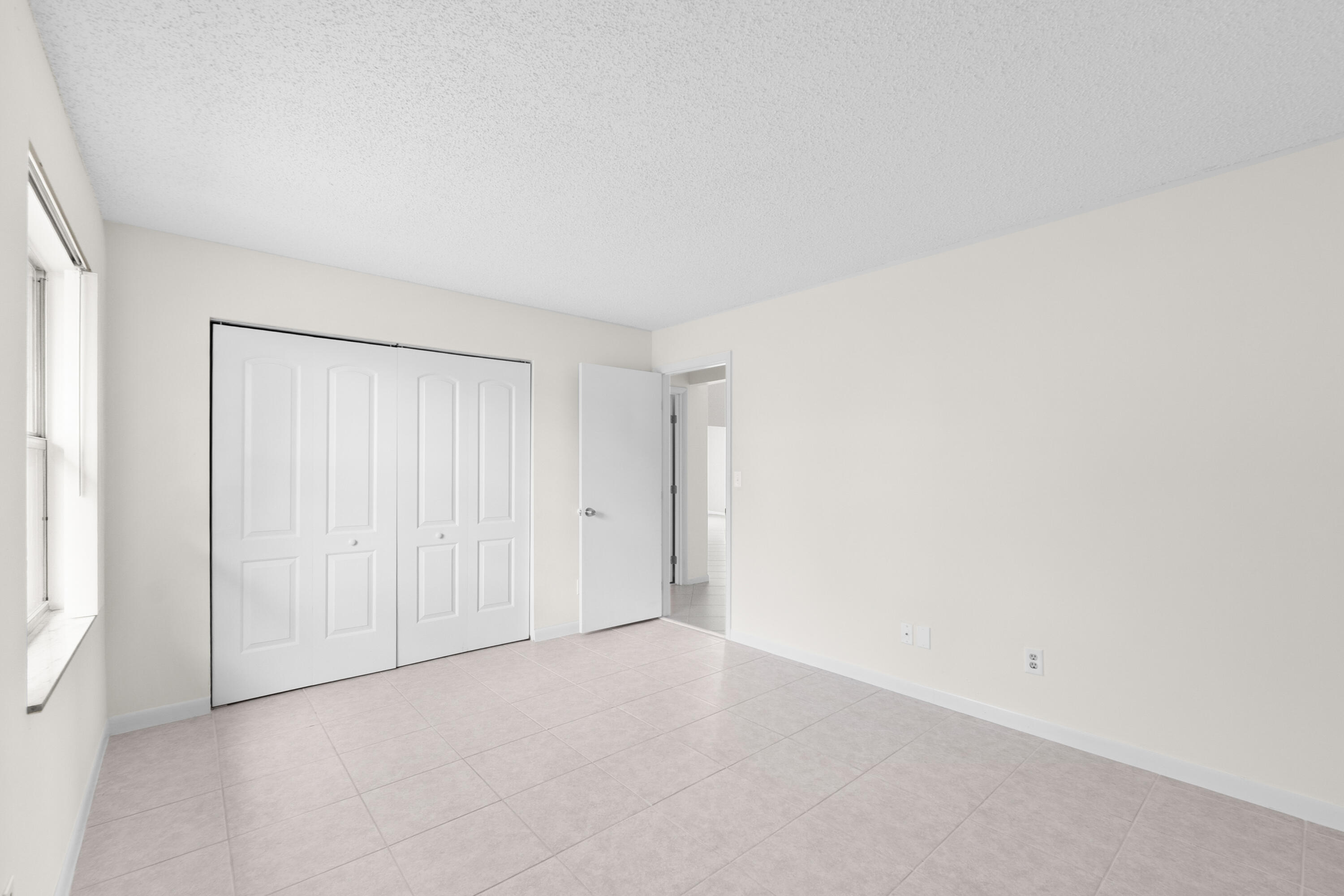 209 Wandering Trail Jupiter, FL 33458 - Photo 16 of 23 CVF09686