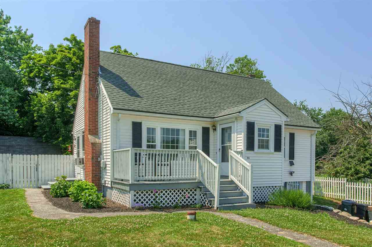 44 Newton Road Plaistow, NH 03865 - Photo 3 of 36