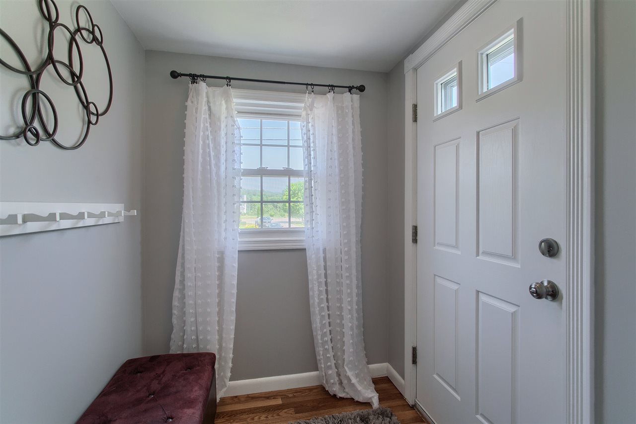 44 Newton Road Plaistow, NH 03865 - Photo 5 of 36