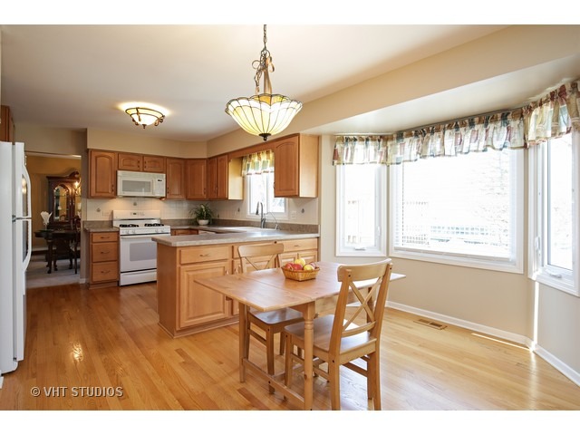 602 Old Hunt Road Fox River Grove, IL 60021 - Photo 8 of 25