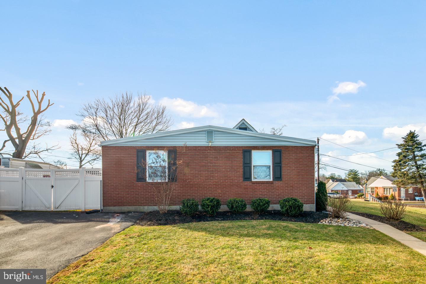 63 Hillside Road Broomall, PA 19008 - Photo 3 of 34 Gallery Image 3