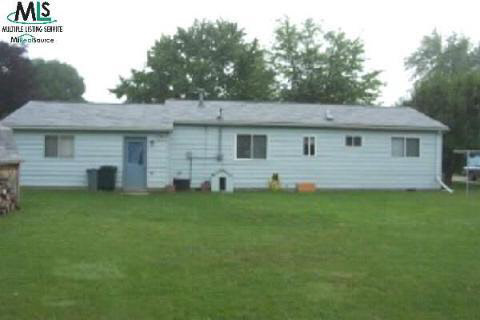 321 North Lester Street Capac, MI 48014 - Photo 2 of 4 405076-1.JPG