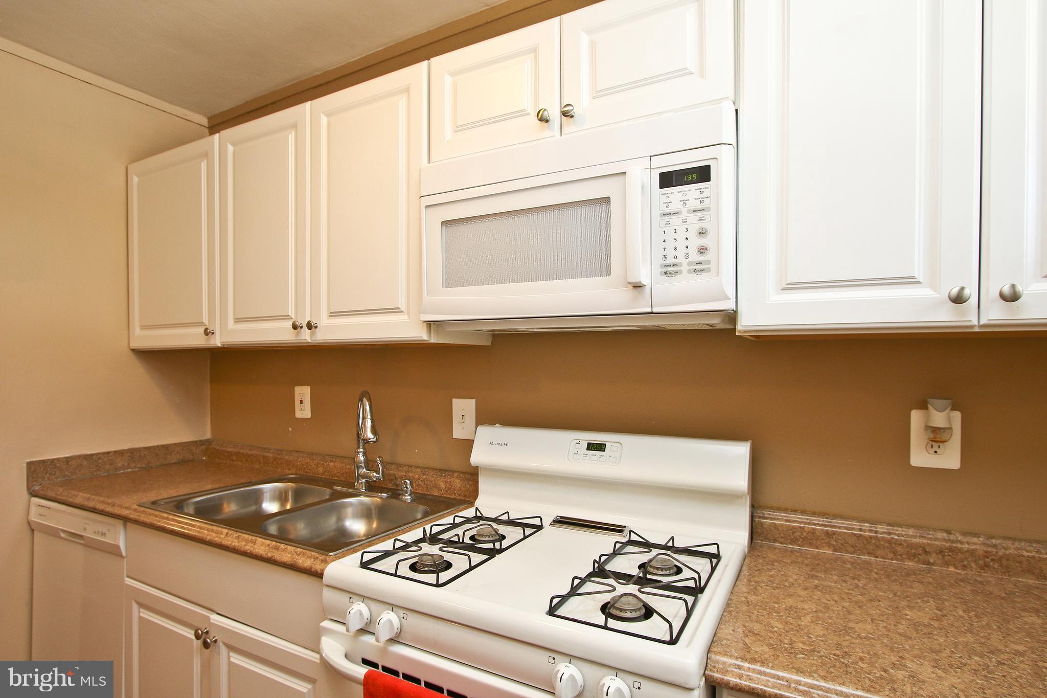 7901 Greenleaf Road Landover, MD 20785 - Photo 10 of 30 Kitchen