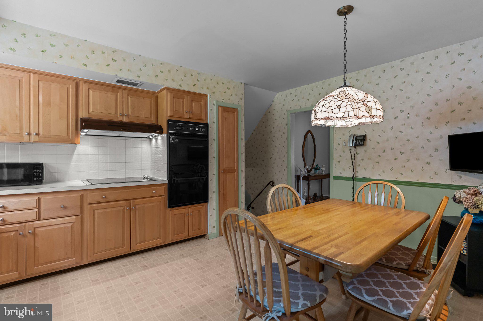 1644 Aidenn Lair Road Dresher, PA 19025 - Photo 10 of 38 Eat-In Kitchen