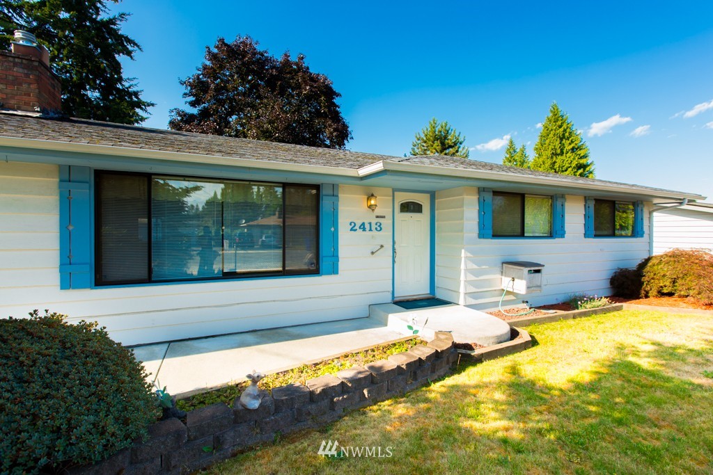 2413 Northeast 24th Street Renton, WA 98056 - Photo 2 of 21