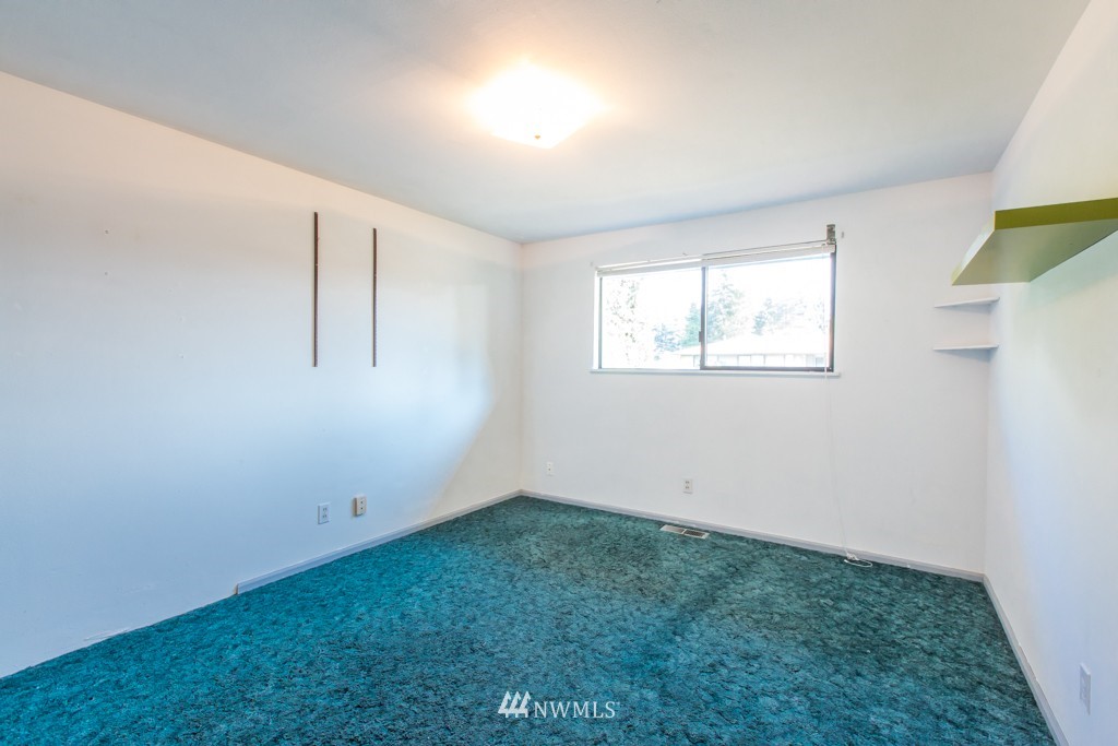 2413 Northeast 24th Street Renton, WA 98056 - Photo 11 of 21