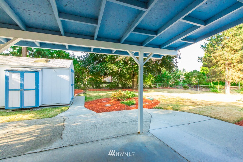 2413 Northeast 24th Street Renton, WA 98056 - Photo 14 of 21