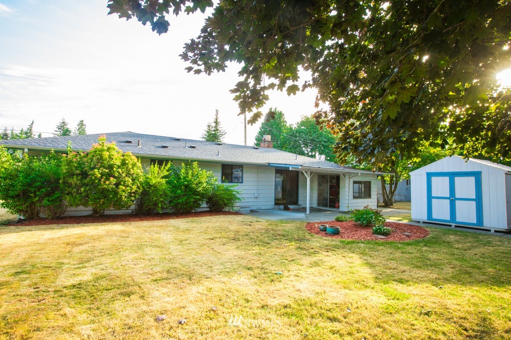 2413 Northeast 24th Street Renton, WA 98056 - Photo 17 of 21