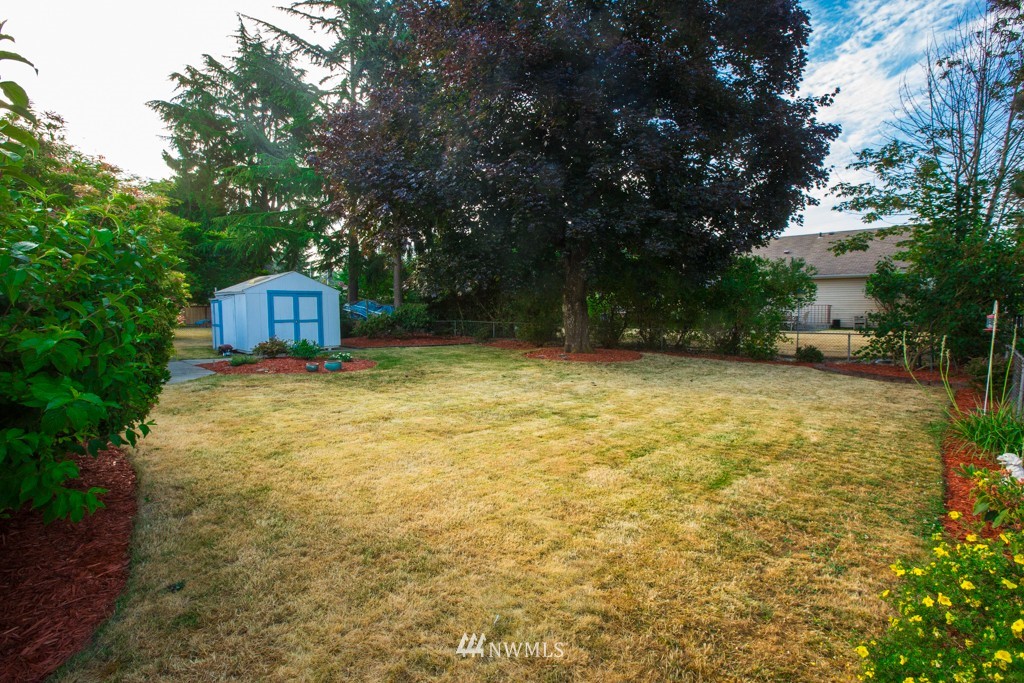 2413 Northeast 24th Street Renton, WA 98056 - Photo 18 of 21