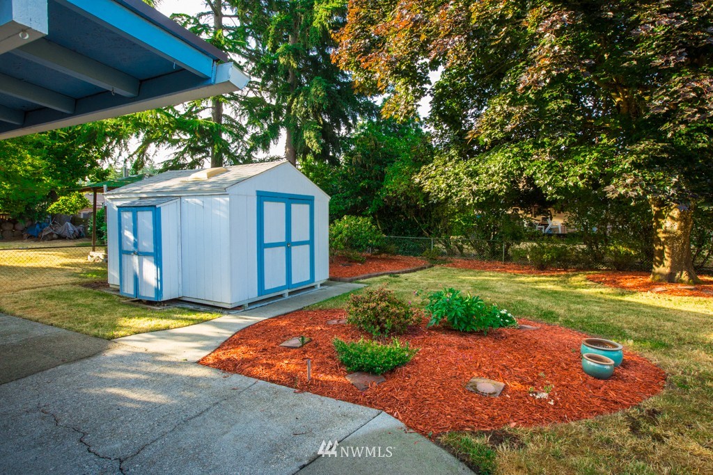 2413 Northeast 24th Street Renton, WA 98056 - Photo 19 of 21