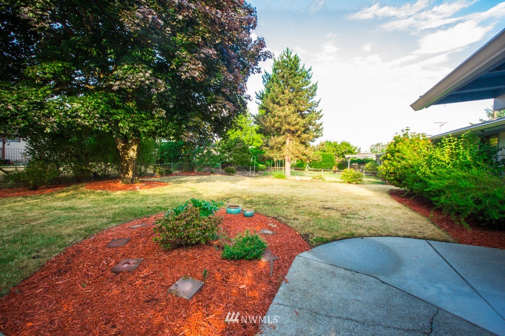 2413 Northeast 24th Street Renton, WA 98056 - Photo 20 of 21
