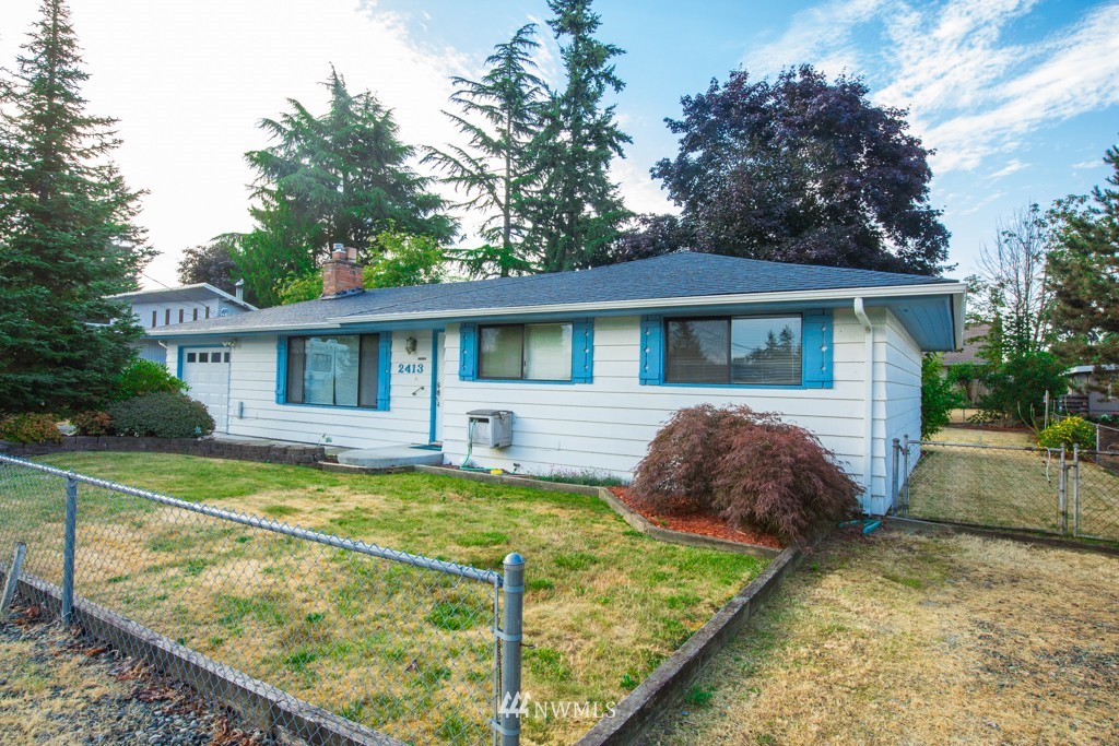 2413 Northeast 24th Street Renton, WA 98056 - Photo 3 of 21