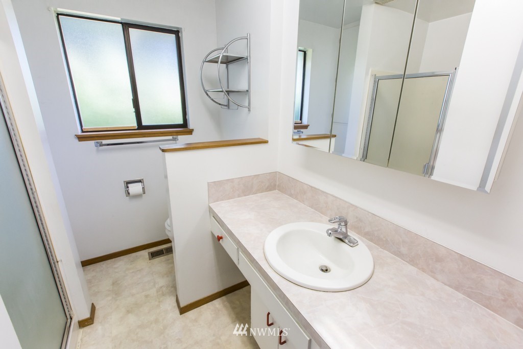 2413 Northeast 24th Street Renton, WA 98056 - Photo 6 of 21