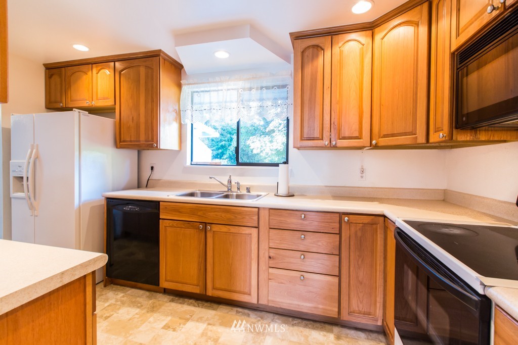 2413 Northeast 24th Street Renton, WA 98056 - Photo 9 of 21