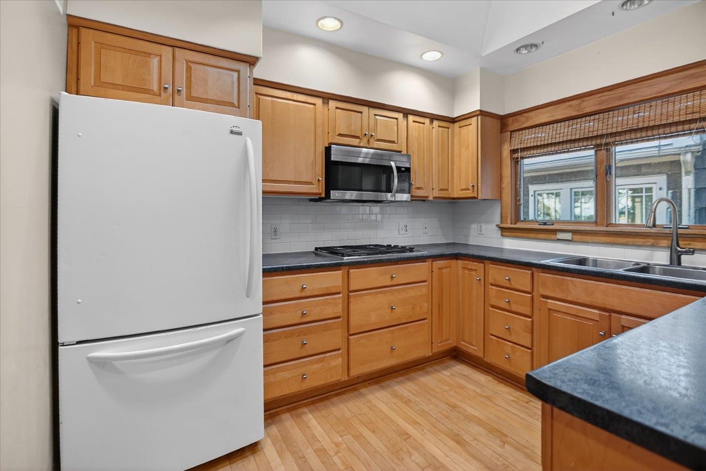 2641 Chamberlain Avenue Madison, WI 53705 - Photo 16 of 53