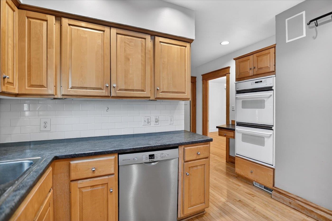 2641 Chamberlain Avenue Madison, WI 53705 - Photo 17 of 52