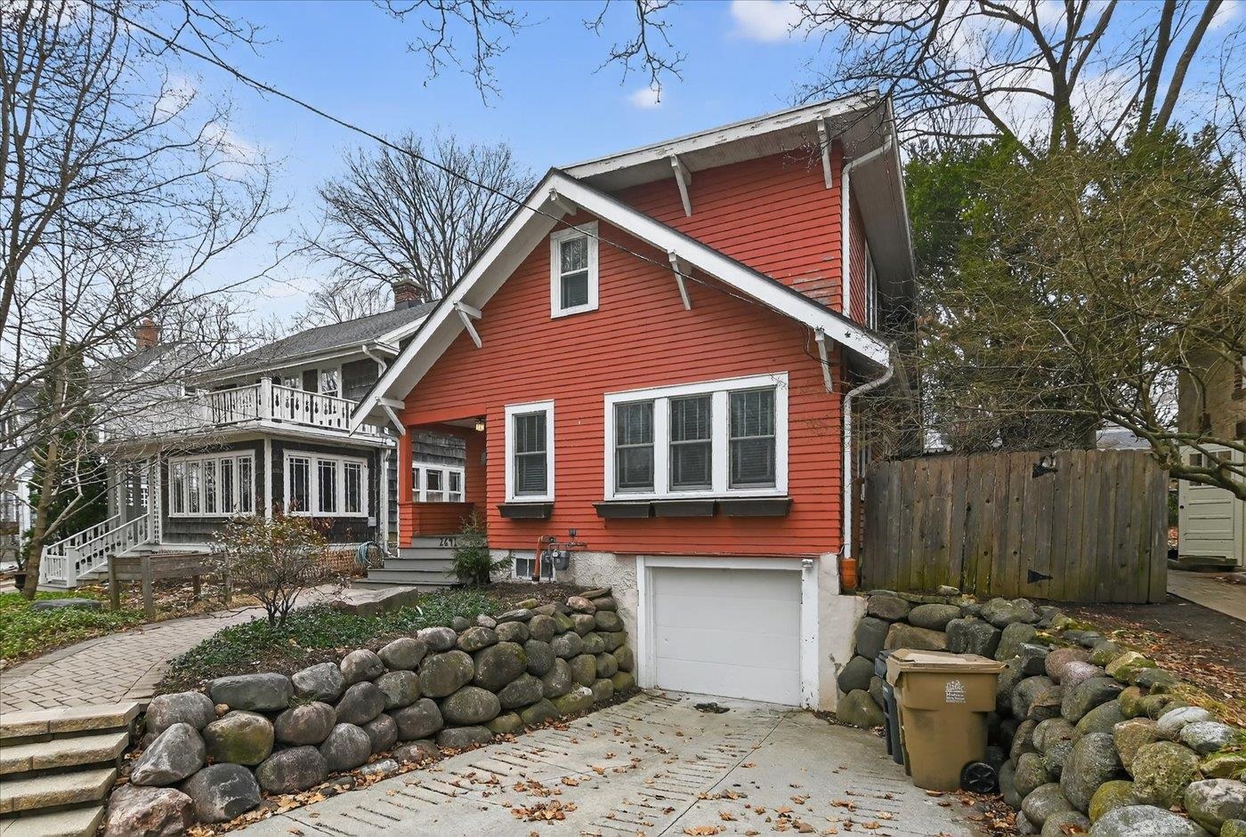 2641 Chamberlain Avenue Madison, WI 53705 - Photo 3 of 53