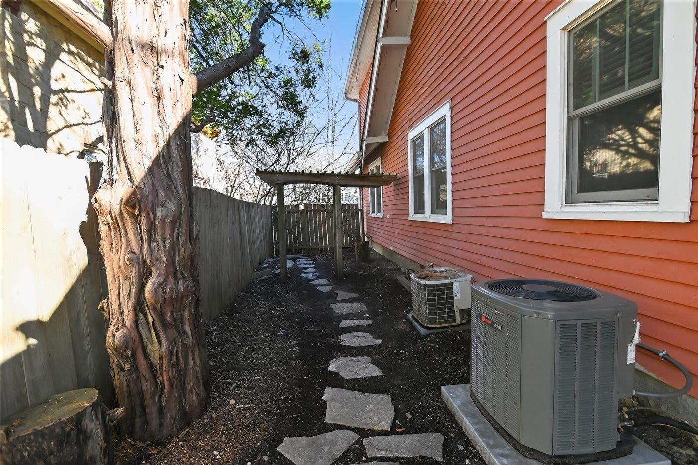 2641 Chamberlain Avenue Madison, WI 53705 - Photo 48 of 53