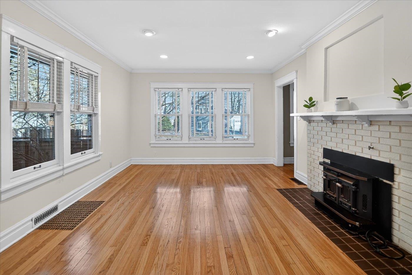 2641 Chamberlain Avenue Madison, WI 53705 - Photo 8 of 53