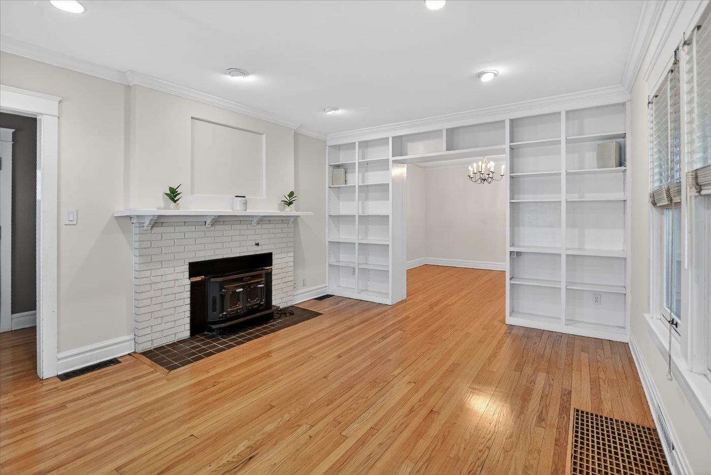 2641 Chamberlain Avenue Madison, WI 53705 - Photo 9 of 52