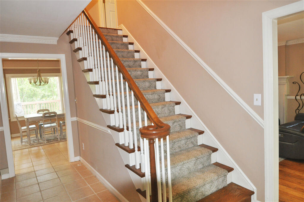 415 Old Spring Road Danville, VA 24540 - Photo 15 of 30 187195downstairsfoyer_187195_S