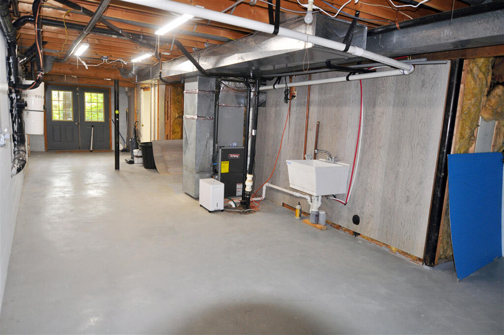 415 Old Spring Road Danville, VA 24540 - Photo 29 of 30 187198downstairsworkshop_187198_S