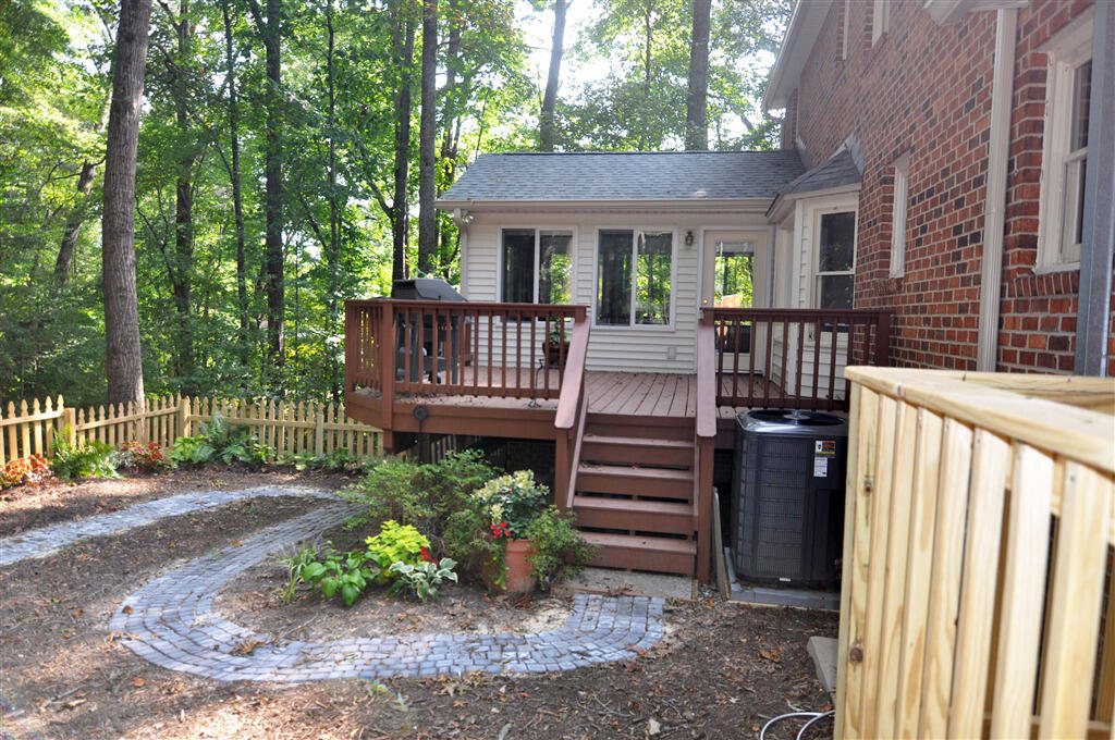 415 Old Spring Road Danville, VA 24540 - Photo 4 of 30 187187backdeck_187187_S