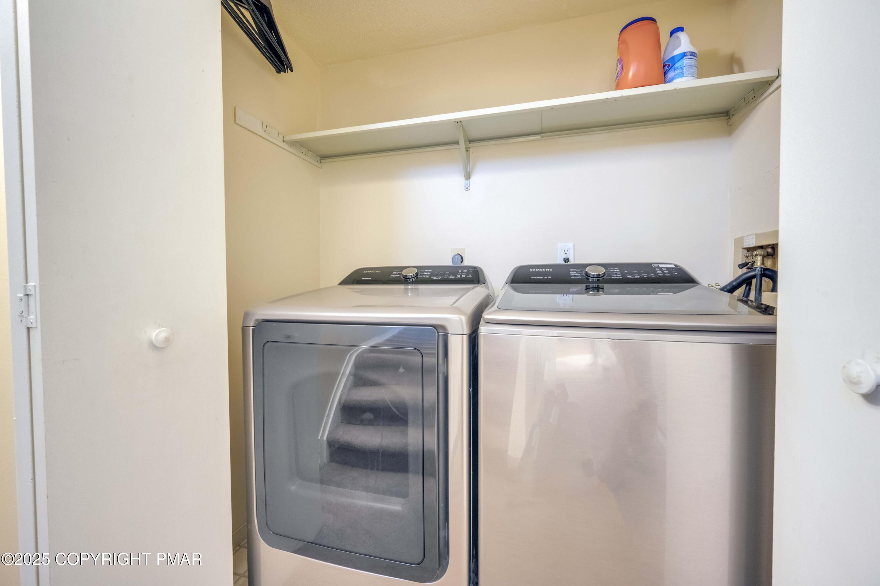 147 Cross Country Lane Tannersville, PA 18372 - Photo 20 of 39 a utility room with dryer and washer