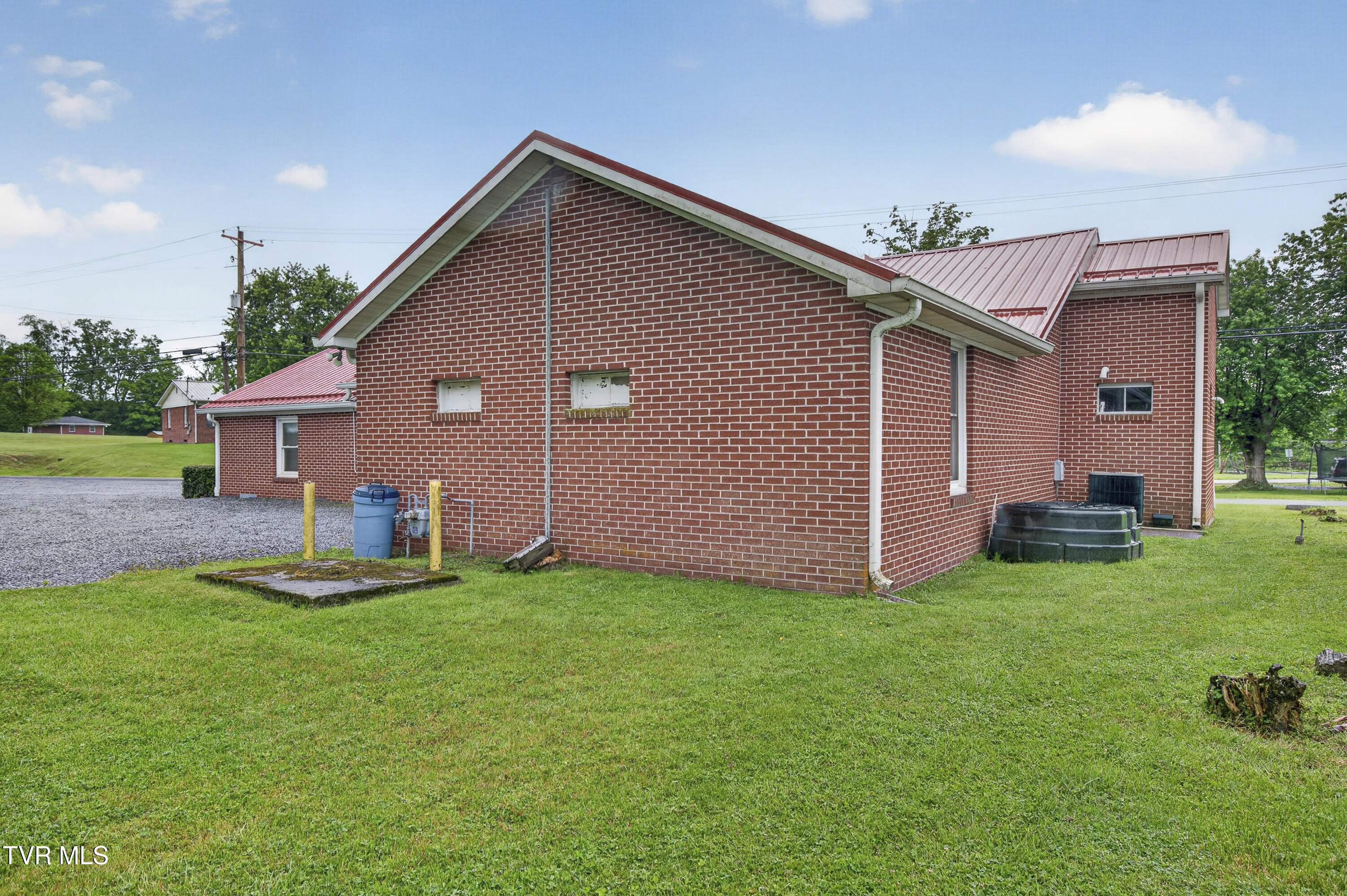 302 Crescent Drive Glade Spring, VA 24340 - Photo 12 of 24 302-Crescent-Dr-Glade-Spring-VA Matt-Smi